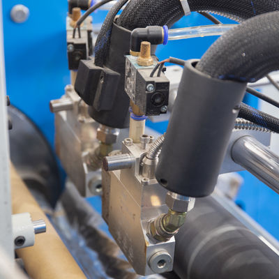 Máquina automática de rollo de papel de horneado de papel de aluminio para su producción