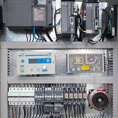 Máquina de rebobinado automática de película de estiramiento de 14kw para soluciones de embalaje de cajas