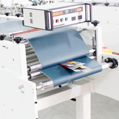 350 mm Máxima anchura operable Máquina de pegamento de carpetas de caja impulsada eléctricamente para soluciones de embalaje