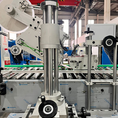 1700 KG Máquina automática de repliegue de papel de silicona para hornear con replegador de papel de aluminio
