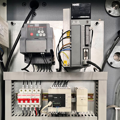 Máquina de remolque de papel de aluminio de película de adhesión de 4 husillos totalmente automática para productos