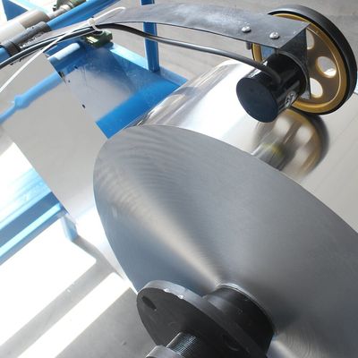 Material de embalaje de madera Rewinder manual para la máquina de papel de aluminio doméstico